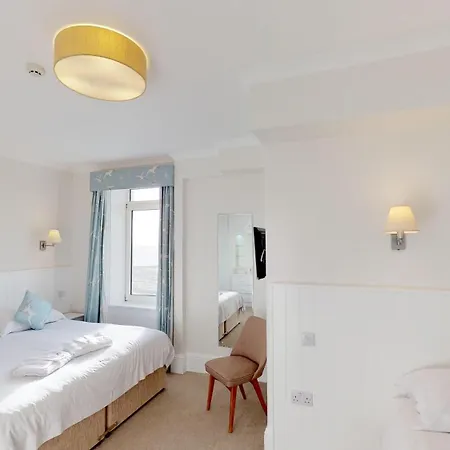 Hotel Ommaroo 3*
