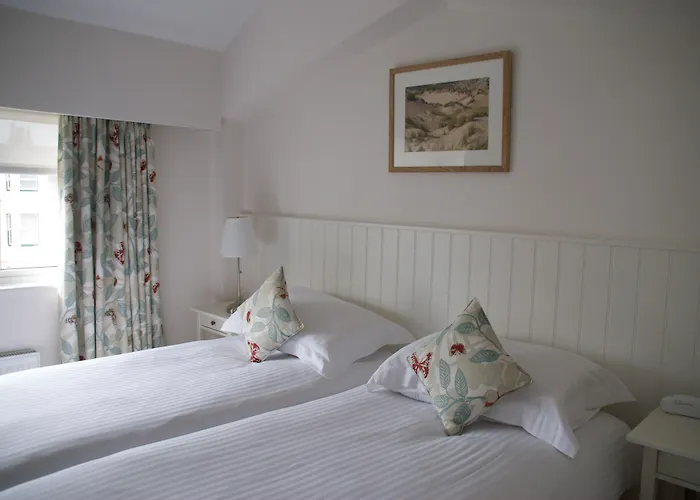 Ommaroo Saint Helier Jersey