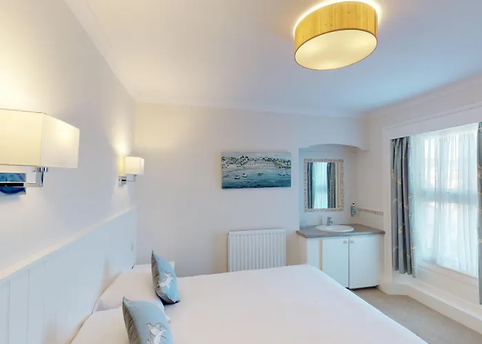 Ommaroo Saint Helier Jersey