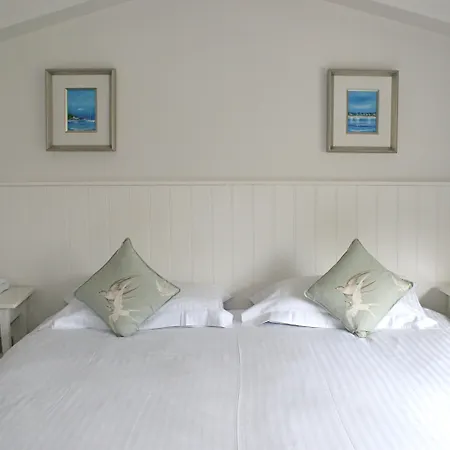 Ommaroo Hotel 3*