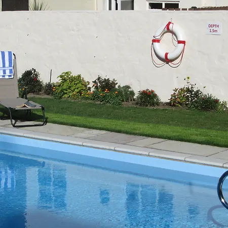 Ommaroo Hotel 3*