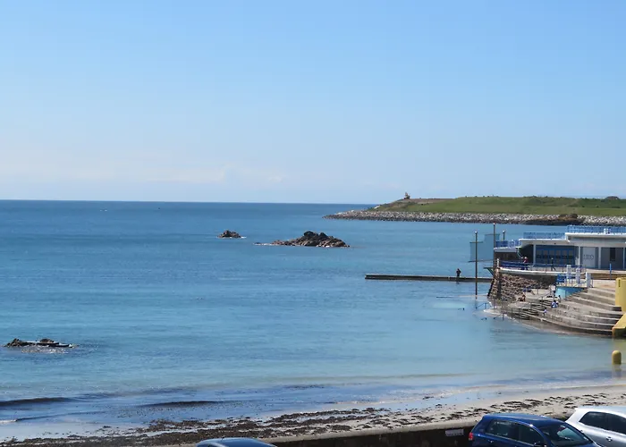 Ommaroo Saint Helier Jersey