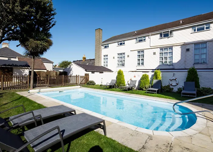 Ommaroo Saint Helier Jersey